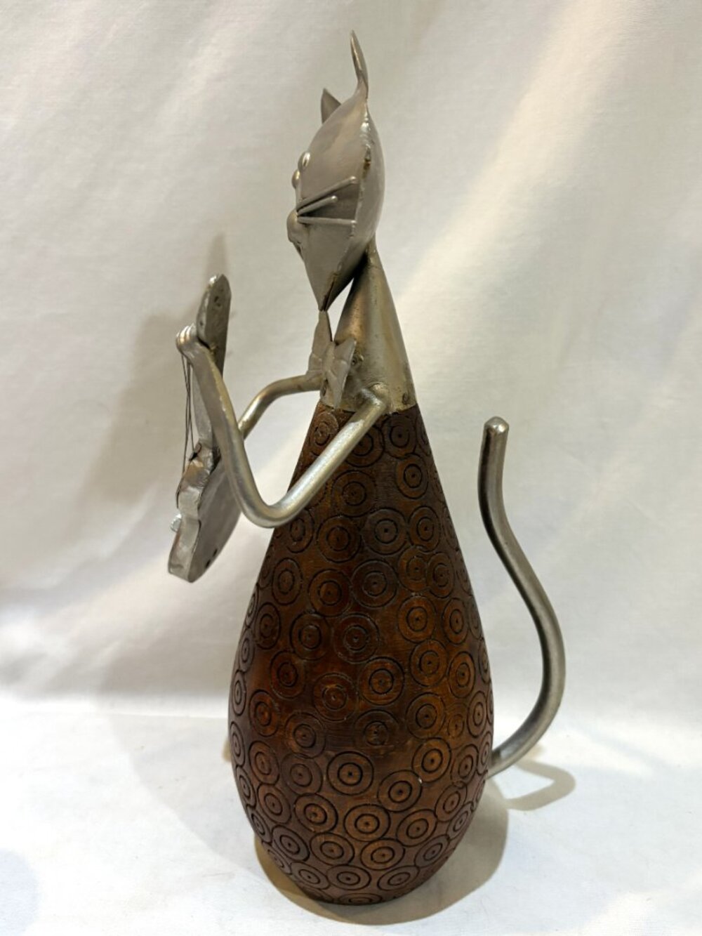 Metal and Wood Cat Sculpture Kitty Cat Playing Acoustic Guitar Figurine 10" - Picture 3 of 6